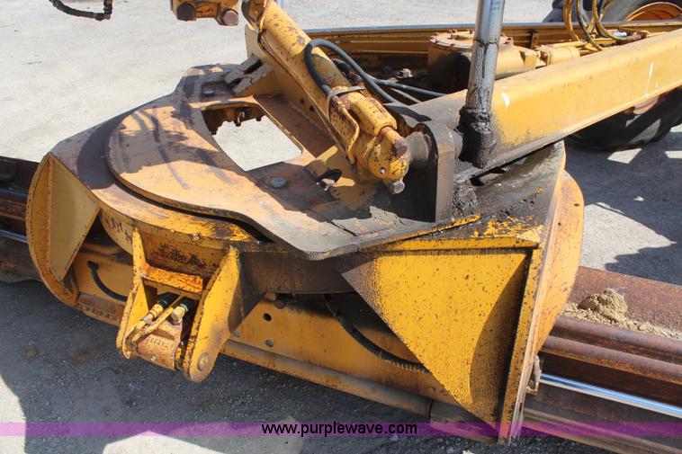 image for item K8960 1977 John Deere 670 motor grader