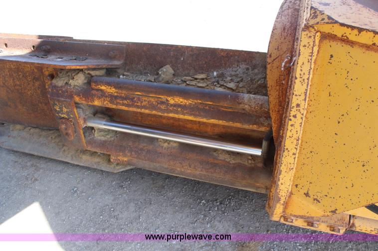 image for item K8960 1977 John Deere 670 motor grader