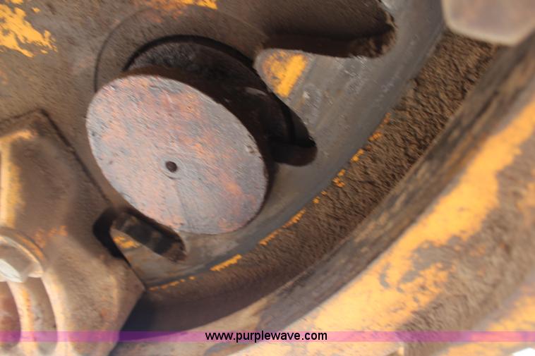 image for item K8960 1977 John Deere 670 motor grader