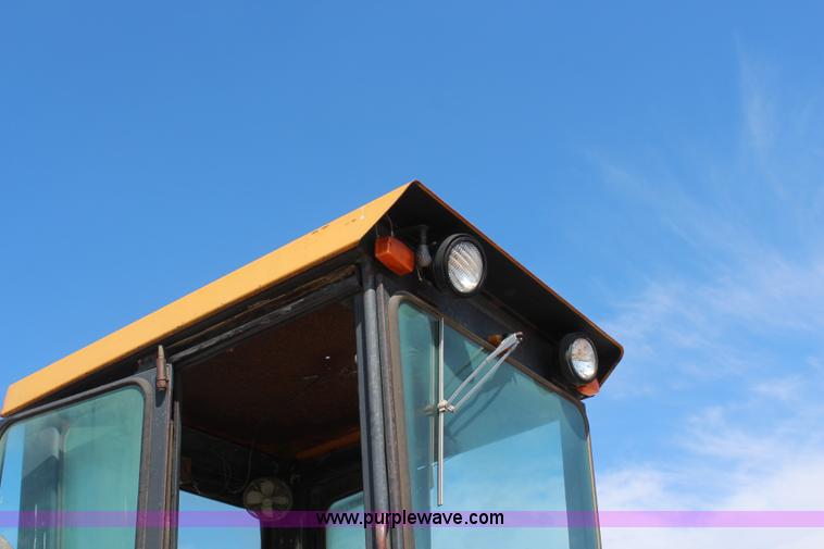 image for item K8960 1977 John Deere 670 motor grader