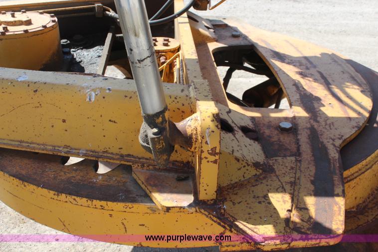 image for item K8960 1977 John Deere 670 motor grader