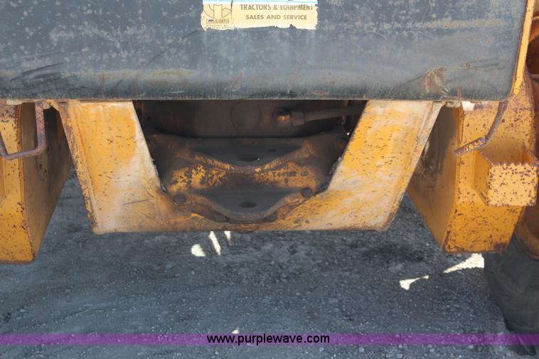 image for item K8960 1977 John Deere 670 motor grader