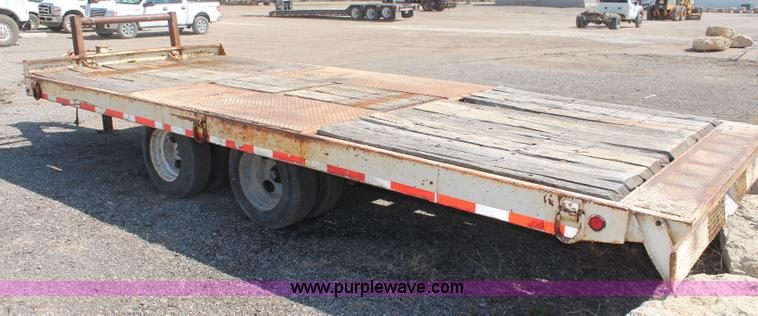 image for item K8961 1986 Trail King tilt deck trailer