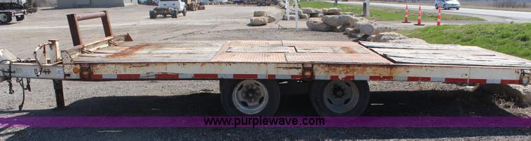 image for item K8961 1986 Trail King tilt deck trailer