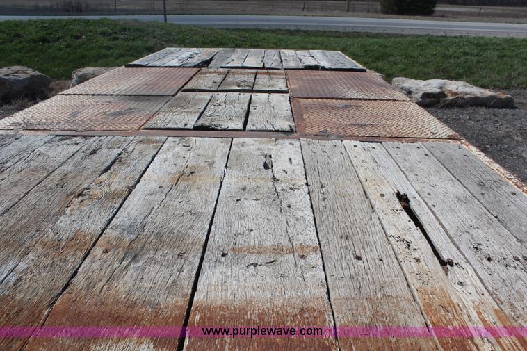 image for item K8961 1986 Trail King tilt deck trailer