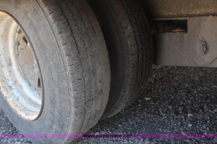 image for item K8961 1986 Trail King tilt deck trailer