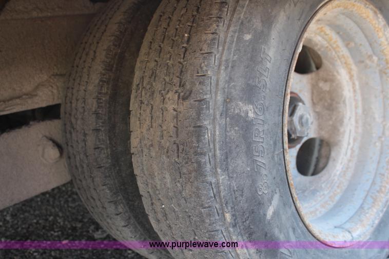 image for item K8961 1986 Trail King tilt deck trailer