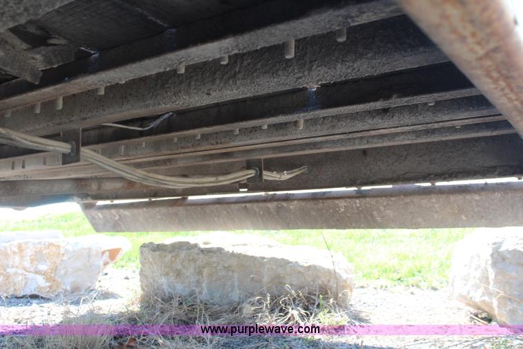 image for item K8961 1986 Trail King tilt deck trailer