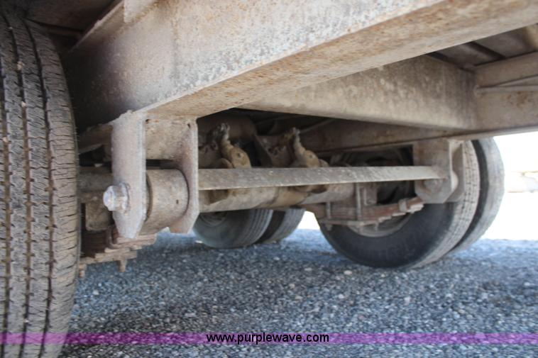 image for item K8961 1986 Trail King tilt deck trailer