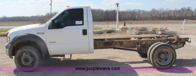 image for item K8962 2005 Ford F550 truck cab and chassis