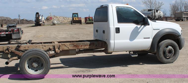 image for item K8962 2005 Ford F550 truck cab and chassis
