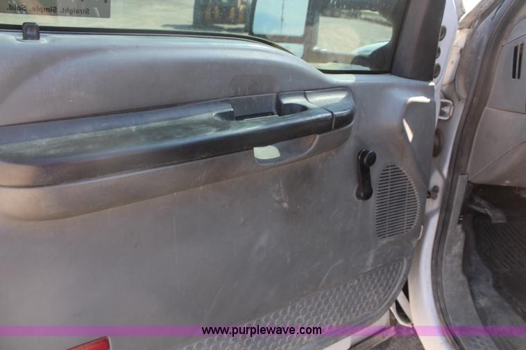 image for item K8962 2005 Ford F550 truck cab and chassis
