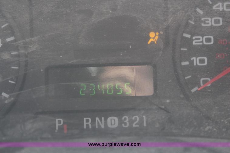 image for item K8962 2005 Ford F550 truck cab and chassis