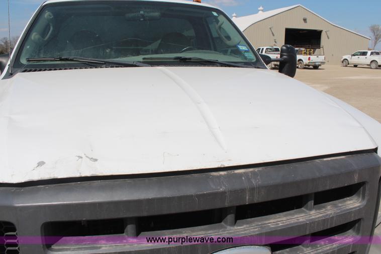 image for item K8962 2005 Ford F550 truck cab and chassis
