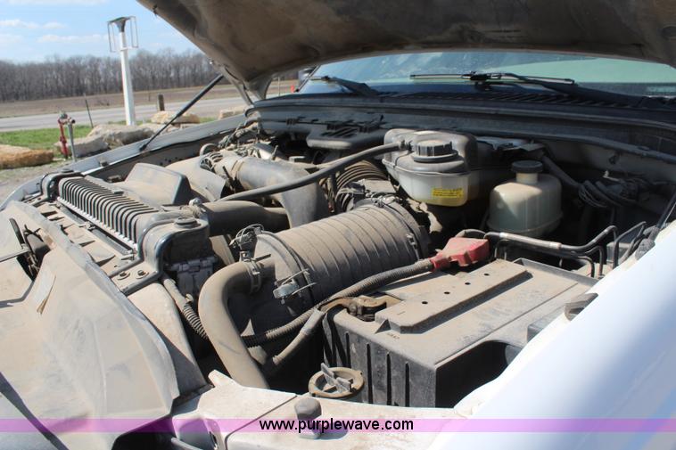 image for item K8962 2005 Ford F550 truck cab and chassis