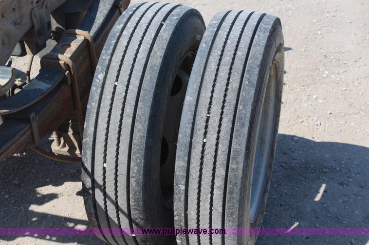 image for item K8962 2005 Ford F550 truck cab and chassis