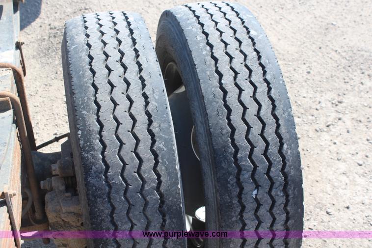 image for item K8962 2005 Ford F550 truck cab and chassis