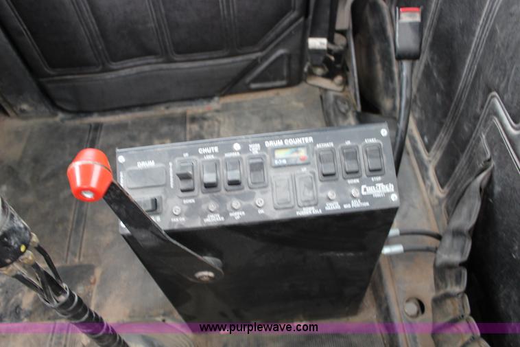 image for item L6704 1999 Mack RD69S mixer truck