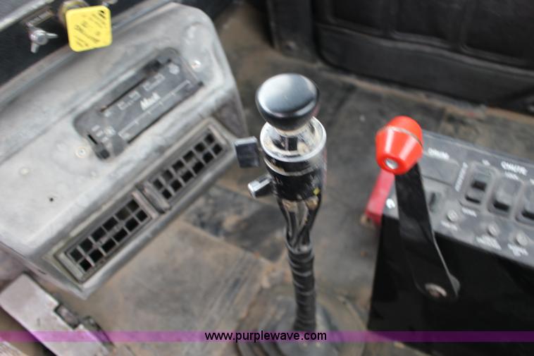 image for item L6704 1999 Mack RD69S mixer truck