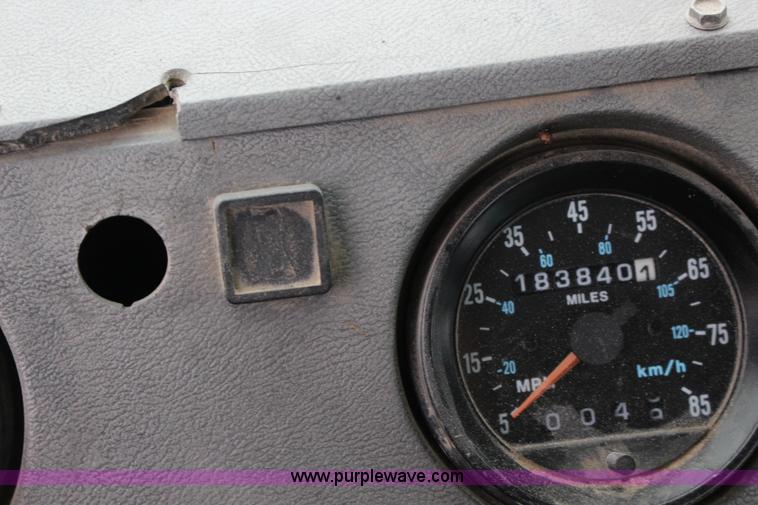 image for item L6704 1999 Mack RD69S mixer truck