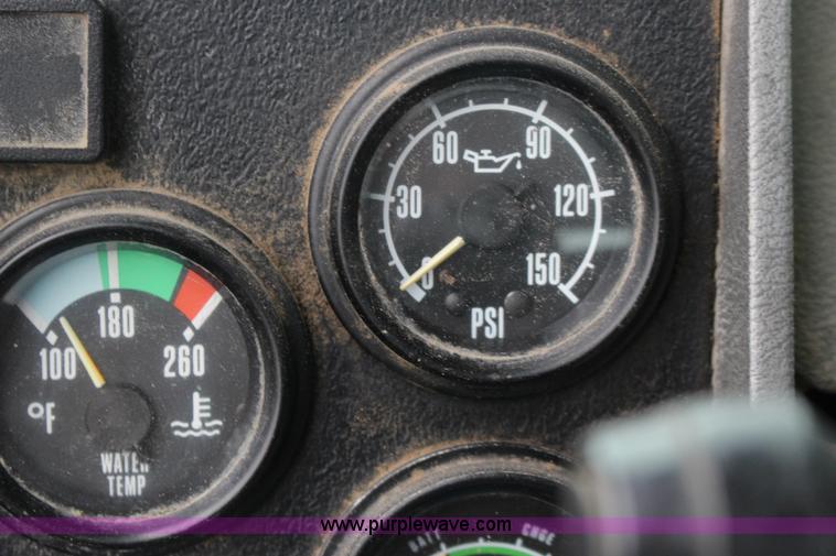 image for item L6704 1999 Mack RD69S mixer truck