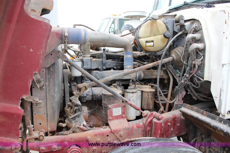 image for item L6704 1999 Mack RD69S mixer truck