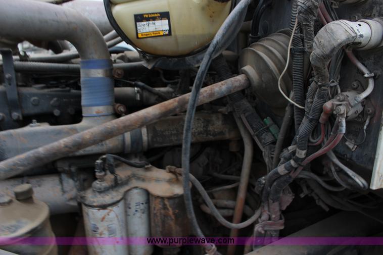 image for item L6704 1999 Mack RD69S mixer truck