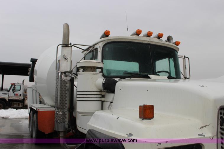 image for item L6704 1999 Mack RD69S mixer truck