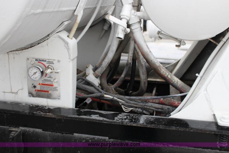 image for item L6704 1999 Mack RD69S mixer truck