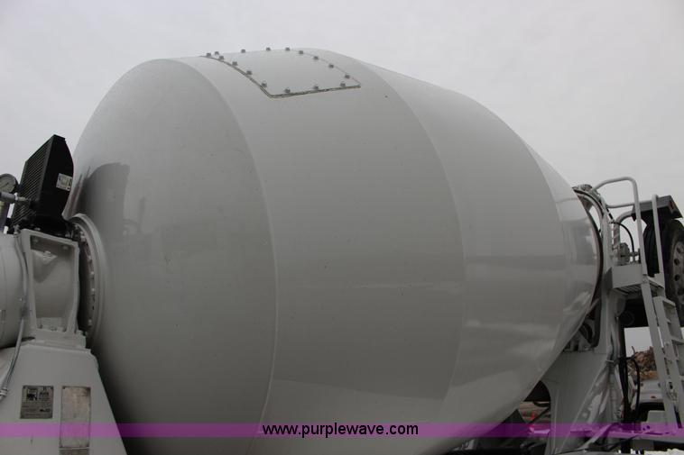 image for item L6704 1999 Mack RD69S mixer truck