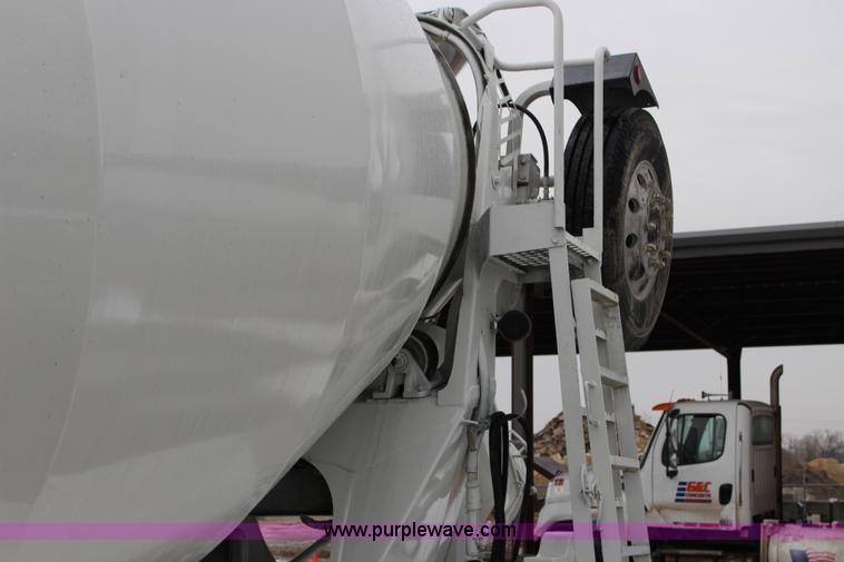 image for item L6704 1999 Mack RD69S mixer truck