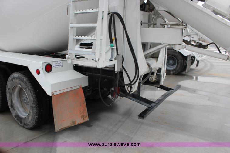 image for item L6704 1999 Mack RD69S mixer truck