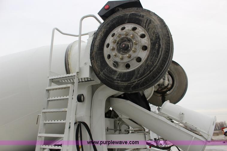 image for item L6704 1999 Mack RD69S mixer truck