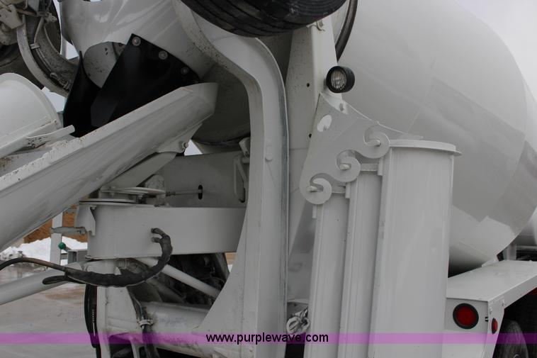 image for item L6704 1999 Mack RD69S mixer truck