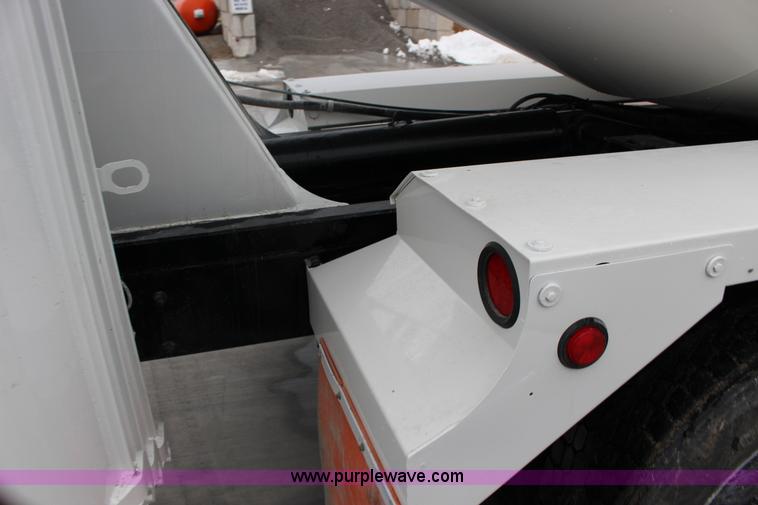 image for item L6704 1999 Mack RD69S mixer truck