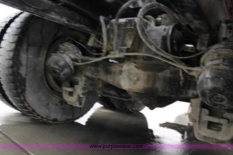 image for item L6704 1999 Mack RD69S mixer truck