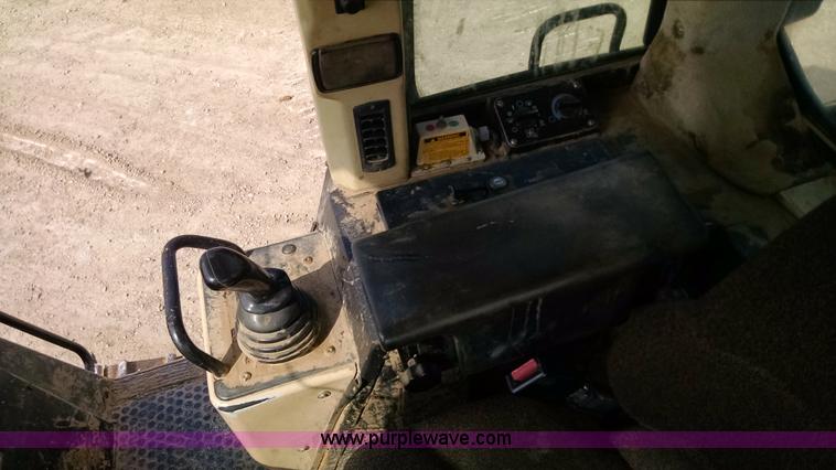 image for item Z9257 2003 Caterpillar 963C track loader