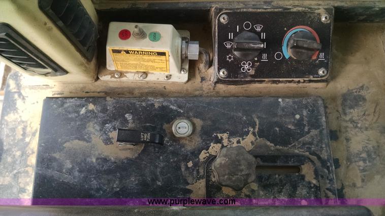 image for item Z9257 2003 Caterpillar 963C track loader