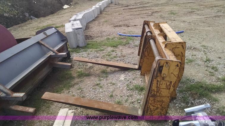 image for item Z9257 2003 Caterpillar 963C track loader