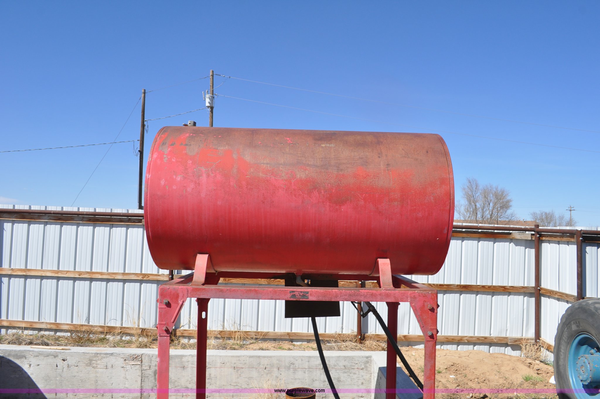 300 gallon fuel tank in Kersey, CO Item F2377 sold Purple Wave