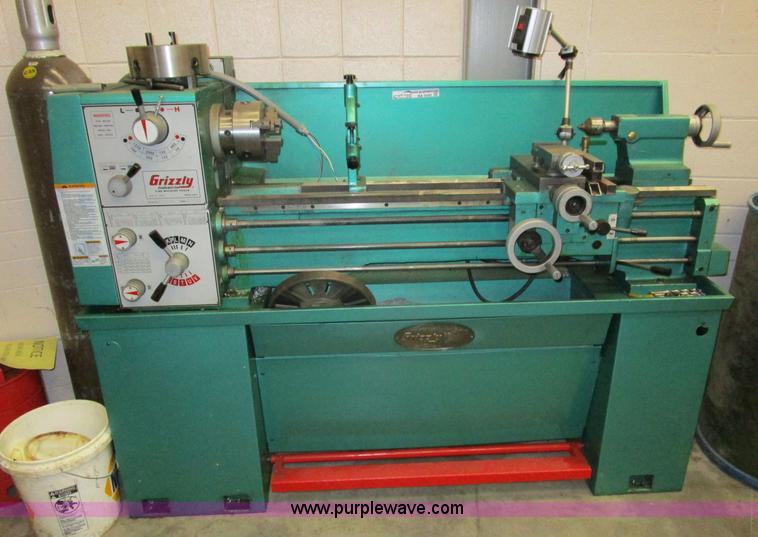 image for item BA9340 Grizzly G9036 floor lathe