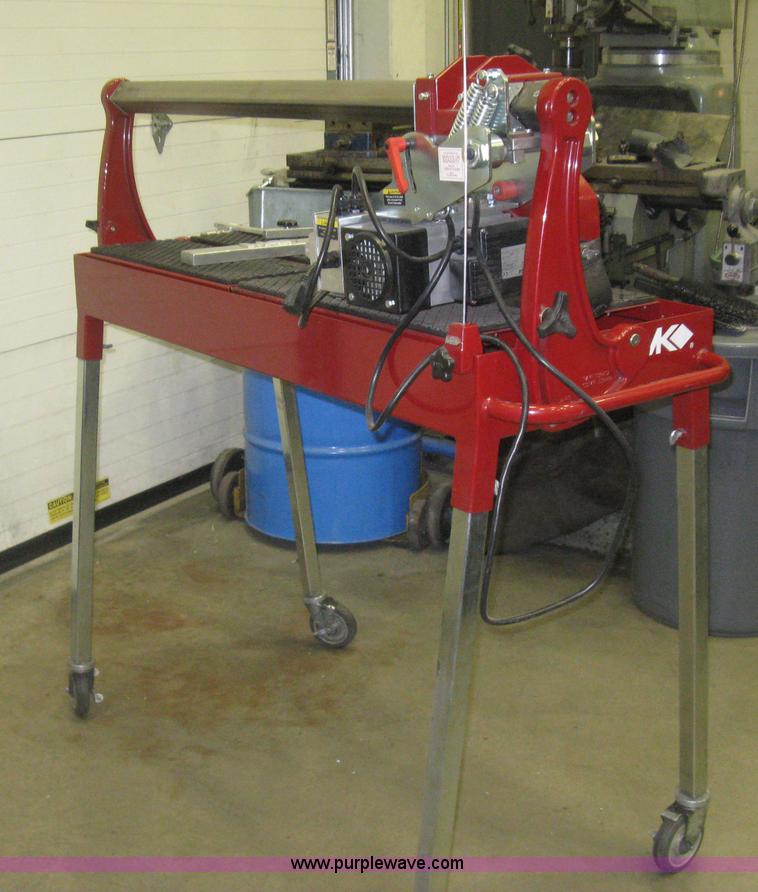 image for item BE9569 Professional tile and stone saw