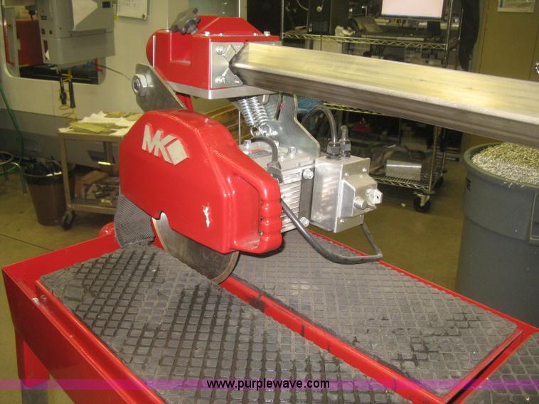 image for item BE9569 Professional tile and stone saw