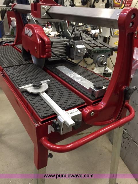 image for item BE9569 Professional tile and stone saw