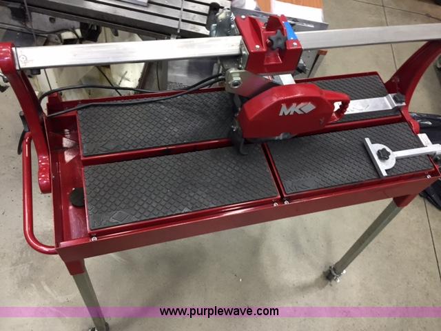 image for item BE9569 Professional tile and stone saw