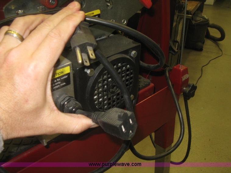 image for item BE9569 Professional tile and stone saw