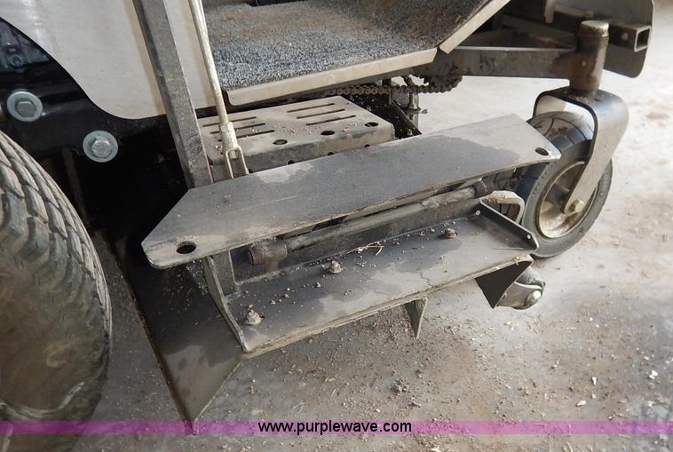 image for item BJ9659 Dixie Chopper Classic 2769 ZTR lawn mower