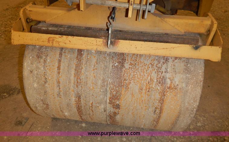 image for item BJ9732 Vibratory double drum roller