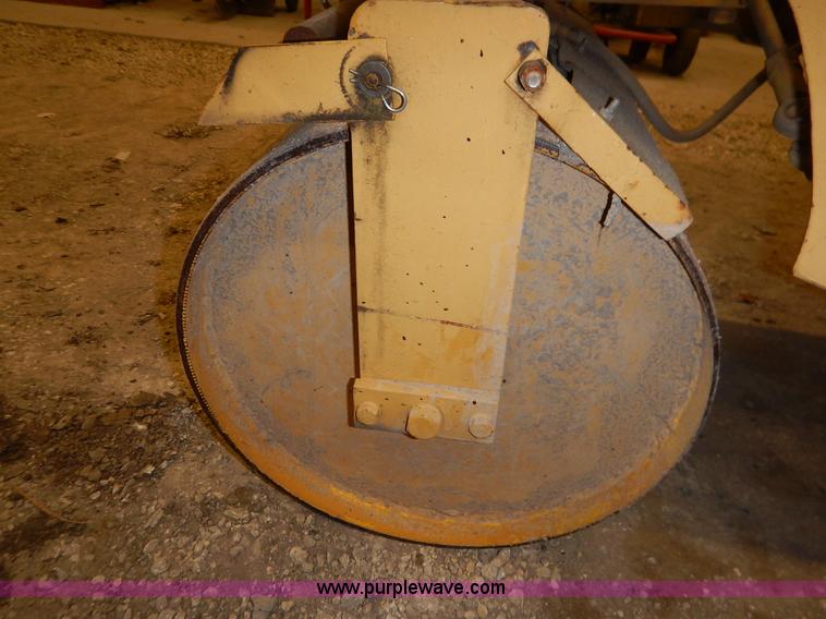 image for item BJ9732 Vibratory double drum roller