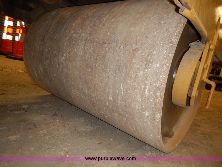 image for item BJ9732 Vibratory double drum roller